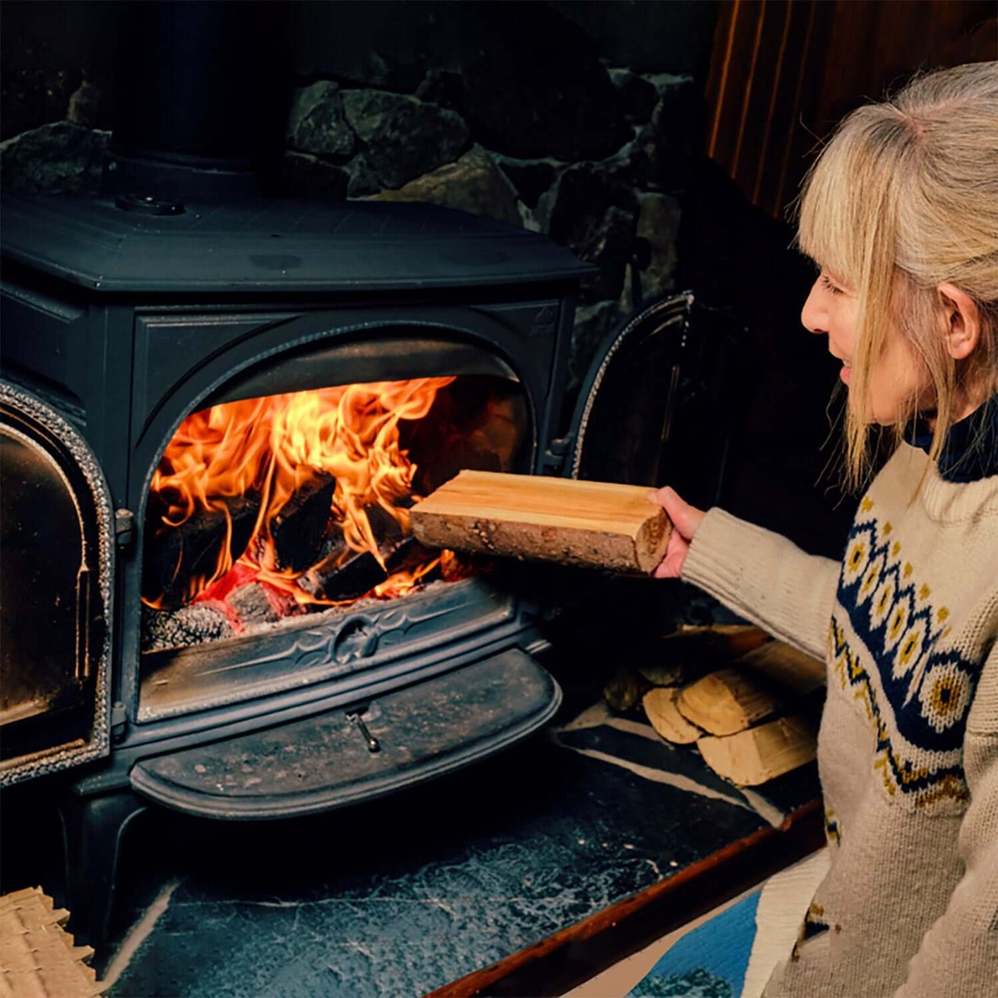 4x Large Nets Kiln Dried Fire Logs, (approx 36kg), For Wood Burners, Stoves & Fireplaces, Hot Burning Sustainably Sourced Logs.