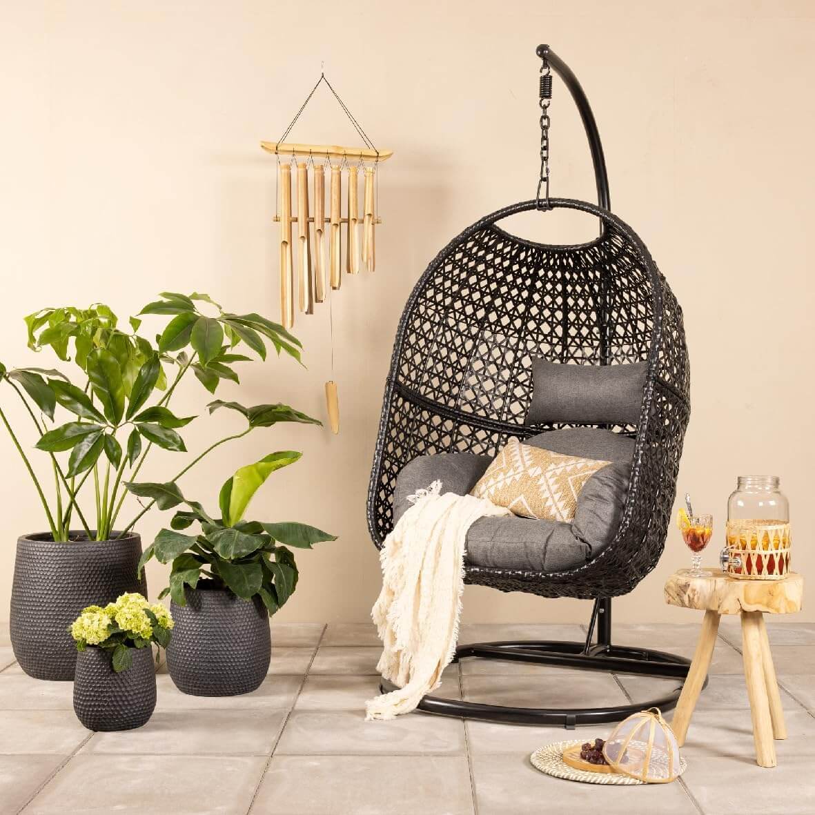 Dawsons Living Black Rattan Vienna Outdoor Hanging Garden Egg Chair - Wicker Weave Swing Hammock & Stand.