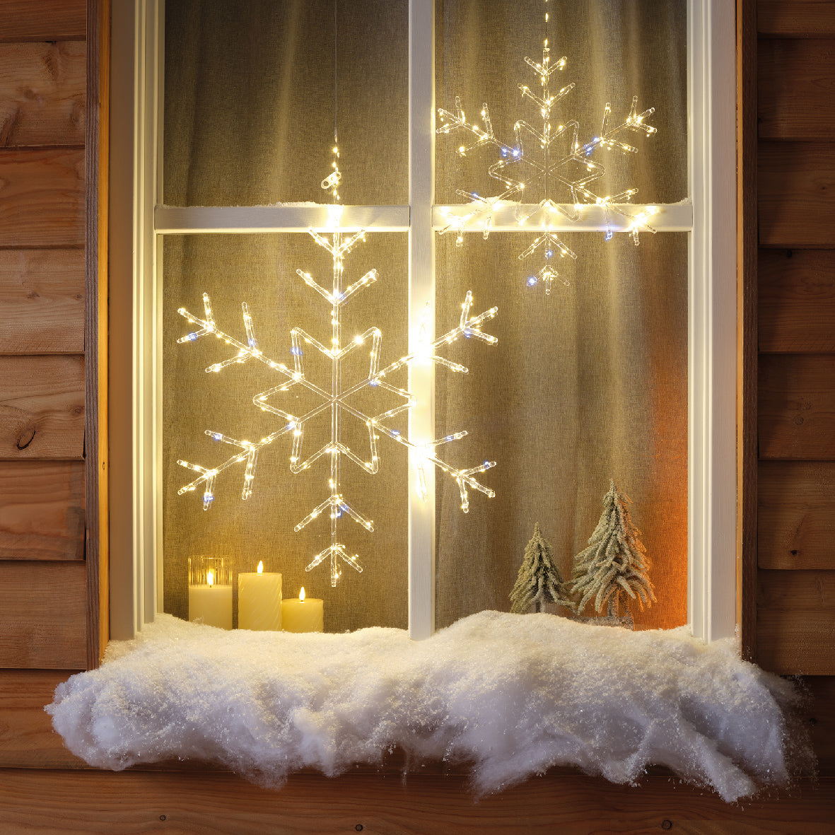 Dawsons Living Christmas Snowflake  Window/Wall Decoration with LED Lights - Cool White, Warm White and Multi-Coloured - Indoor and Outdoor